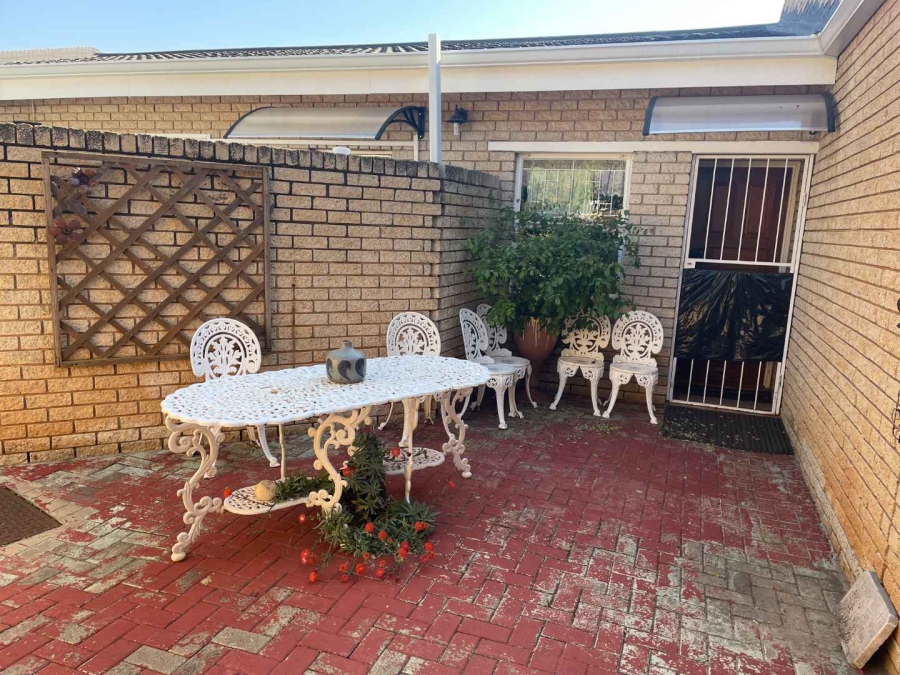 3 Bedroom Property for Sale in Langenhovenpark Free State